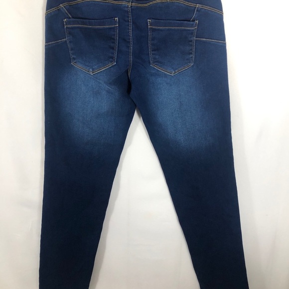 Women’s Suko Jeans. Size 4. 30” waist. - Picture 3 of 7